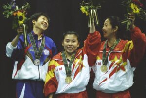 Deng Yaping levou o ouro em 1996 (Crédito: CFP)